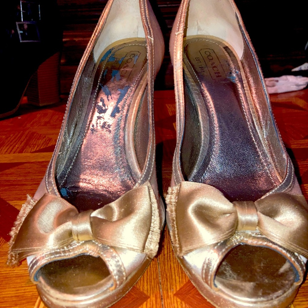 Coach open toe gold pumps with bow accent